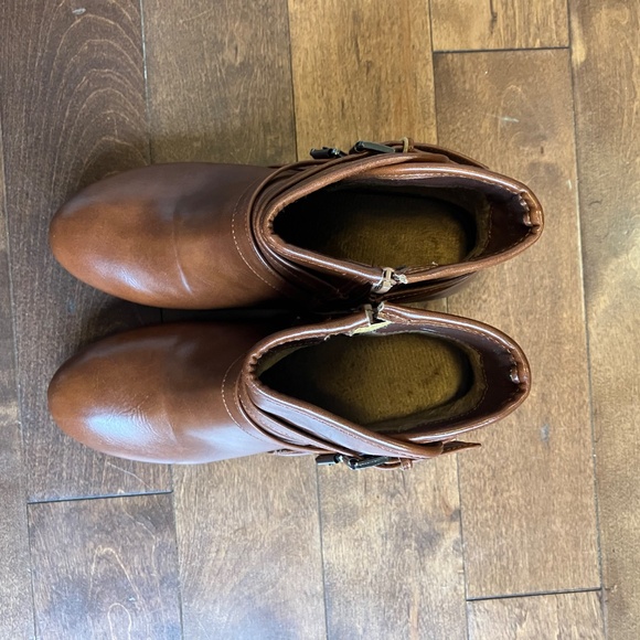 Stepwel Ankle Boots -EUC - Picture 2 of 8